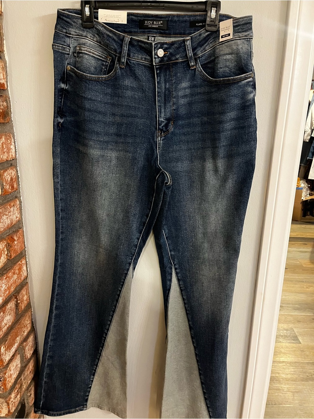 Judy Blue NWT Mid Rise Flare Fit Jeans